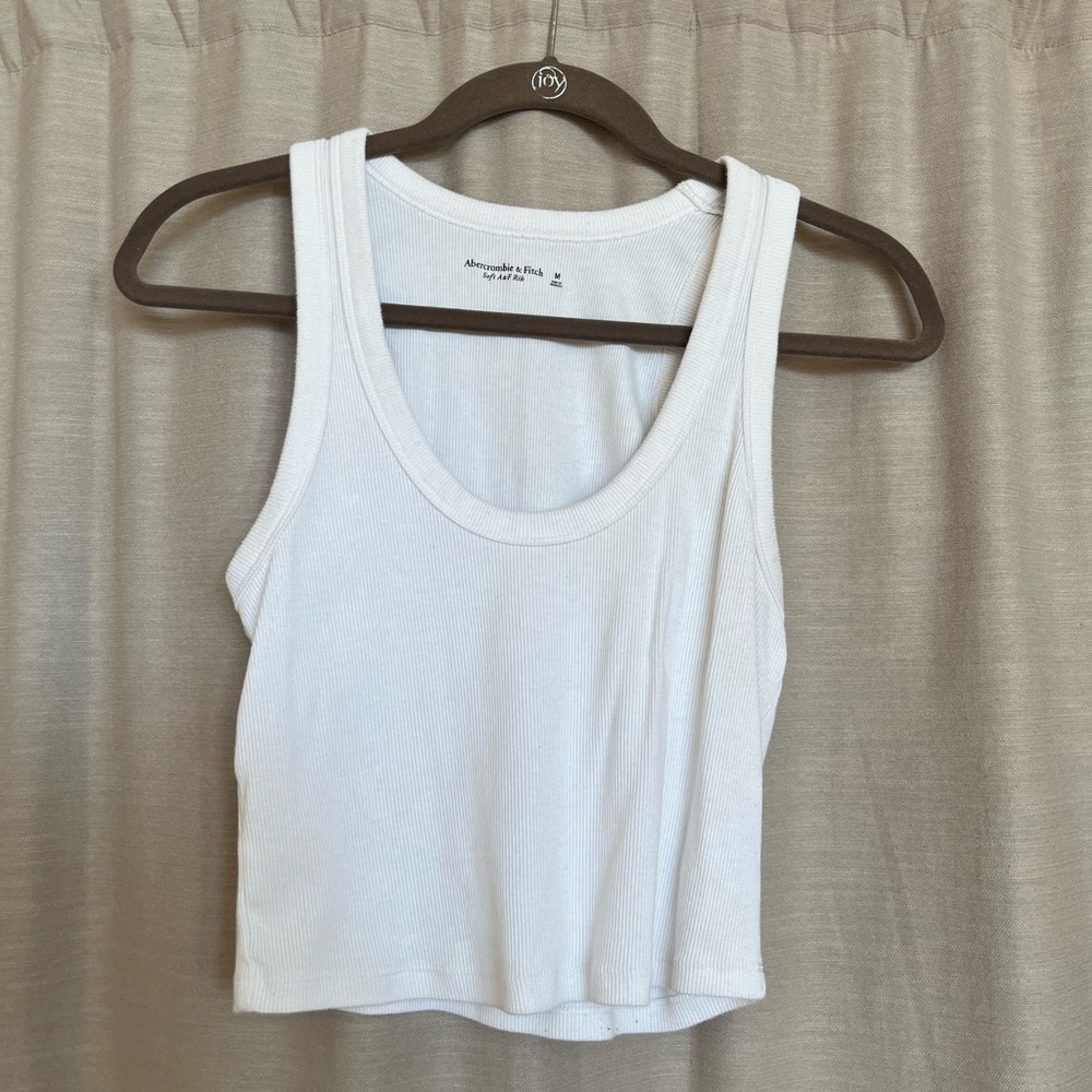Abercrombie & Fitch scoop neck cropped tank white size M